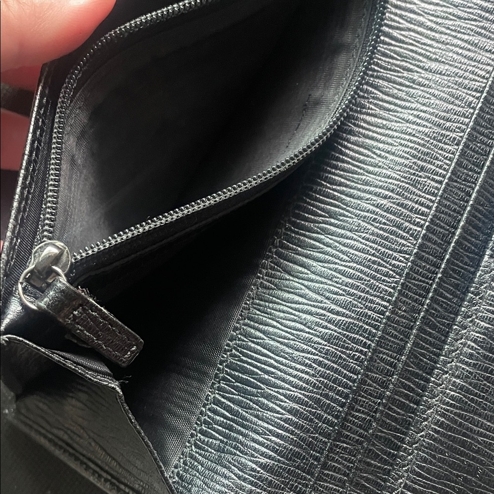 Salvatore Ferragamo Bifold Long Black Textured Wallet - Picture 4 of 8